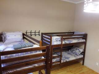 Хостелы SWEEThostel Винница Кровать в общем номере с 4 кроватями-13