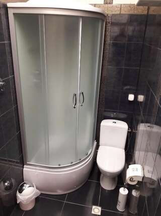 Хостелы SWEEThostel Винница Кровать в общем номере с 4 кроватями-47